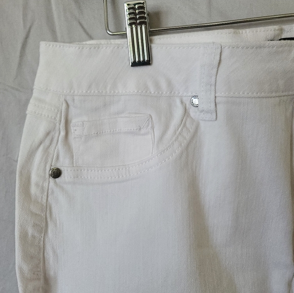 1822 Denim white skirt - Picture 3 of 7